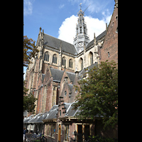 Ansicht vom Oude Groenmarkt von Südosten Haarlem, Sint Bavokerk, Ansicht vom Oude Groenmarkt von Südosten