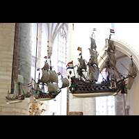 Kirchenschiffe aus dem 16. und 17. Jh. im südlichen Querhaus Haarlem, Sint Bavokerk, Kirchenschiffe aus dem 16. und 17. Jh. im südlichen Querhaus