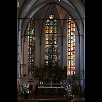 Kampen, Buitenkerk, Altarraum mit Buntglasfenstern