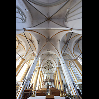 Kampen, Buitenkerk, Blick ins Gewlbe und zur orgel